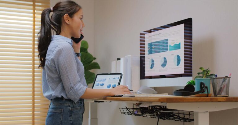 Remote worker faxing with Lane's online fax service